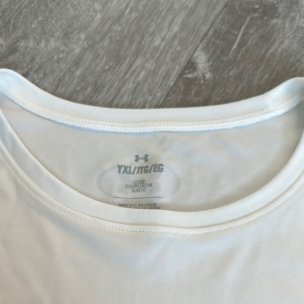 Under Armour Girls Sportstyle Graphic Short Sleeve T-Shirt - Picture 4 of 5